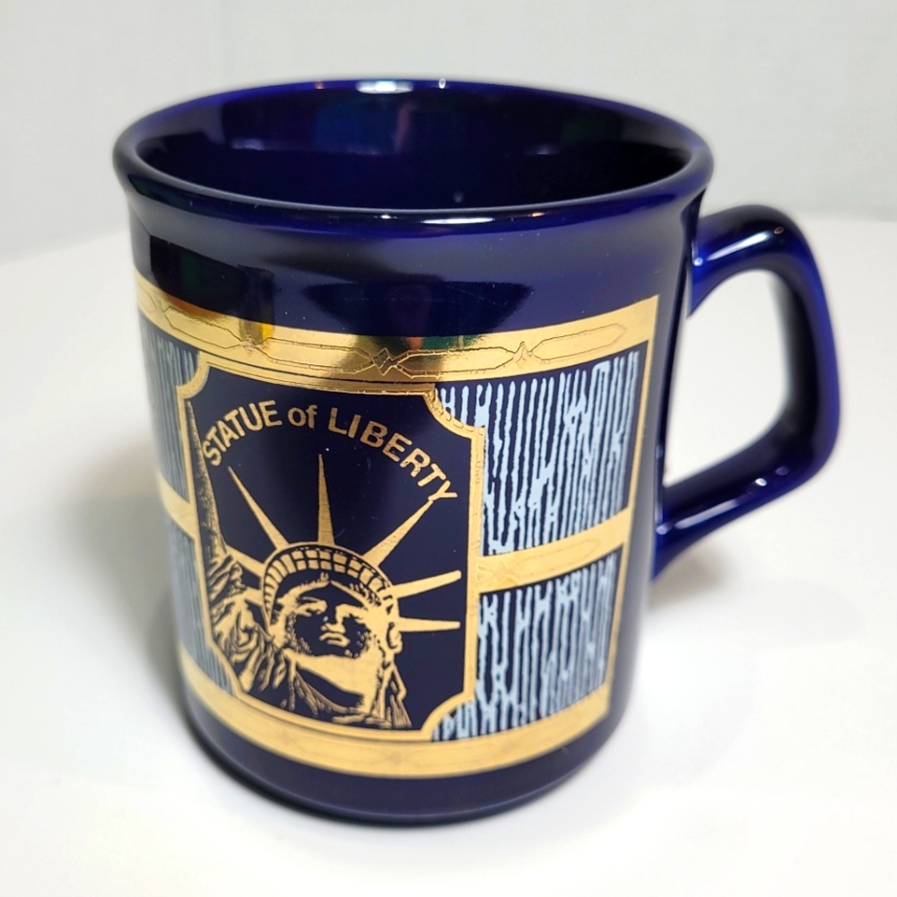 Statue of Liberty 22K Gold Adorned Mug Deep Royal Blue Background Like New